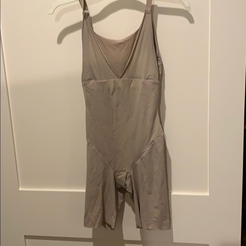 Maidenform nude spandex Large